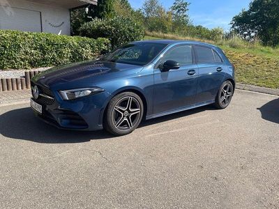 Blau Gebraucht 2019 Mercedes A200 AMG line Limousine | 25.499 € (Fairer Preis)