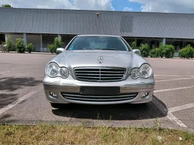 Gebraucht Mercedes C180 146 PS (107 kW) 2004 Grau Limousine