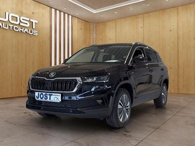 Neu Skoda Karoq Tour 150 PS (110 kW) 2025 Schwarz SUV