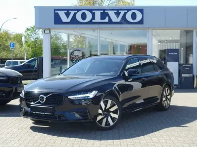 Gebraucht Volvo V90 Plus 455 PS (334 kW) 2025 Onyx black Kombi