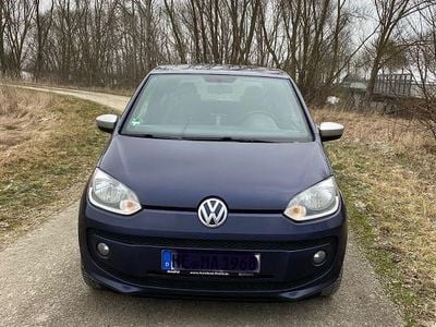 Blau Gebraucht 2015 VW up! CLUB Kleinwagen | 5.850 € (Fairer Preis)
