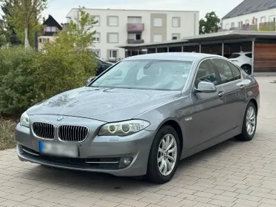 Gebraucht BMW 525 Sport Line 204 PS (150 kW) 2011 Grau Limousine