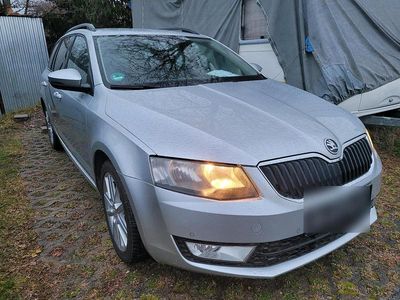 Silber Gebraucht 2015 Skoda Octavia Kombi | 6.999 € (Fairer Preis)