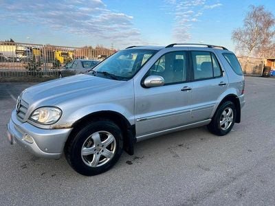 Gebraucht Mercedes ML270 163 PS (119 kW) 2004 Silber SUV