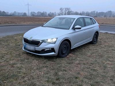 Gebraucht Skoda Scala Ambition 115 PS (84 kW) 2019 Silber Kleinwagen