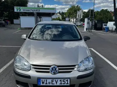 Gebraucht VW Golf IV 102 PS (75 kW) 2004 Beige Limousine