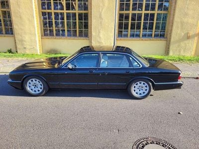 Gebraucht Jaguar X300 211 PS (155 kW) 1996 Schwarz Limousine