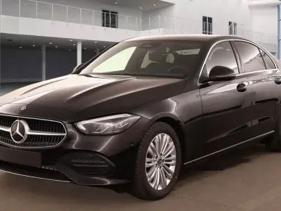 Gebraucht Mercedes C180 Avantgarde 170 PS (125 kW) 2025 Schwarz Limousine