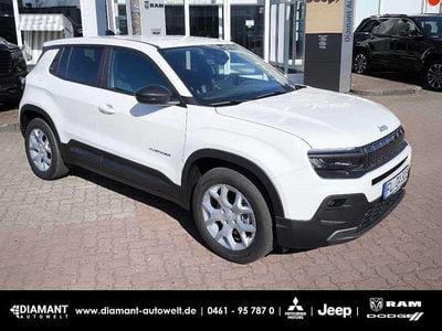 Weiß Gebraucht 2024 Jeep Avenger EV Longitude SUV | 34.900 € (Etwas zu teuer)