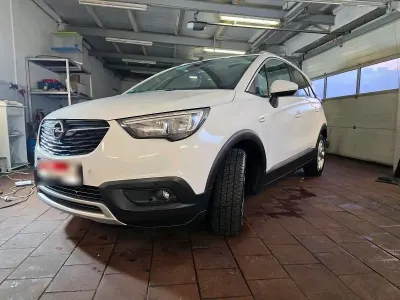 Gebraucht Opel Crossland X 83 PS (61 kW) 2019 Weiß SUV