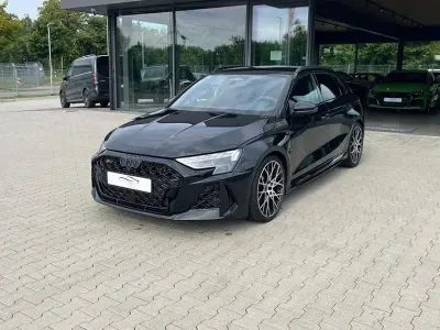 Neu Audi RS3 Sportback Sport 400 PS (294 kW) 2026 Mythosschwarz Kleinwagen