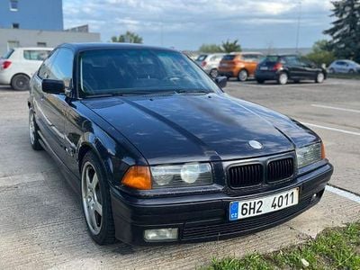 BMW 323