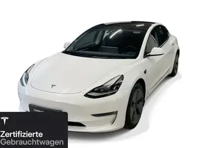 Begagnad Tesla Model 3 Long Range RWD 208 kW (283 HK) 2021 Vit Sedan