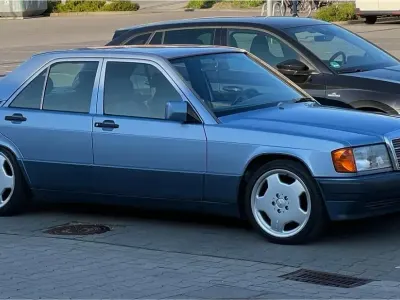 Gebraucht Mercedes 190 160 PS (117 kW) 1992 Blau Limousine