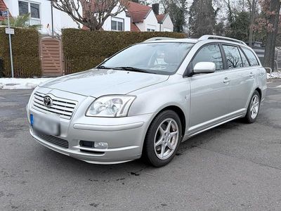 Silber Gebraucht 2004 Toyota Avensis Kombi | 2.550 € (Fairer Preis)