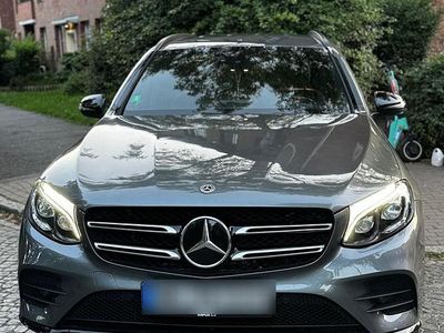 Silber Gebraucht 2017 Mercedes 250 AMG line Limousine | 23.500 € (Etwas zu teuer)