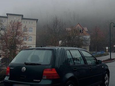 Usata VW Golf IV 75 CV (55 kW) 2001 Verde Utilitaria