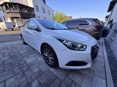 Usata Hyundai i40 Trend 135 CV (99 kW) 2016 Bianco Station wagon