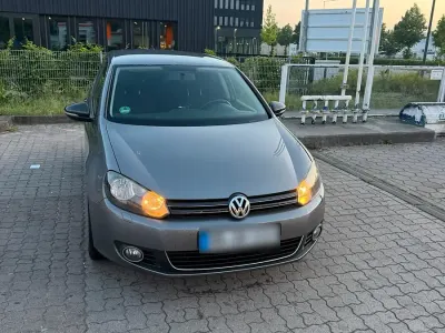 Gebraucht VW Golf VI 122 PS (89 kW) 2009 Grau Kleinwagen