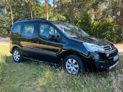 Gebraucht Citroën Berlingo SELECTION 120 PS (88 kW) 2017 Schwarz Van / Kleinbus