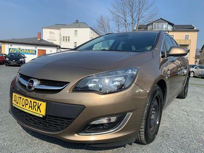 Gebraucht Opel Astra 140 PS (102 kW) 2013 Gold Limousine