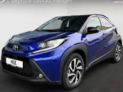 Neu Toyota Aygo X 72 PS (52 kW) 2025 Blau SUV
