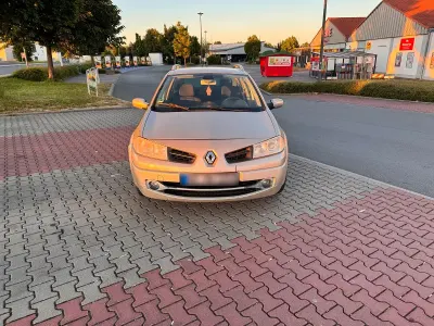Gebraucht Renault Mégane GrandTour 105 PS (77 kW) 2008 Gold Kombi