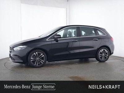 Gebraucht Mercedes B200 Progressive 163 PS (119 kW) 2024 Metalliclack kosmosschwarz Van / Kleinbus