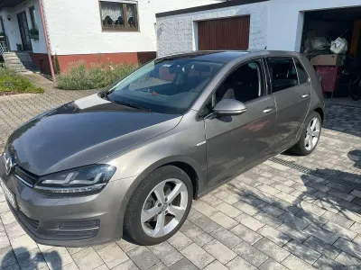 Gebraucht VW Golf VII Comfortline 110 PS (80 kW) 2015 Silber Limousine
