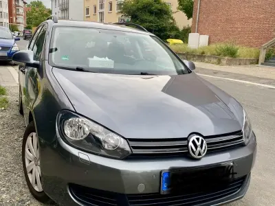 Gebraucht VW Golf VI 105 PS (77 kW) 2011 Grau Kleinwagen