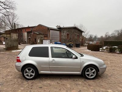 Silber Gebraucht 2003 VW Golf IV Kleinwagen | 2.750 € (Etwas zu teuer)