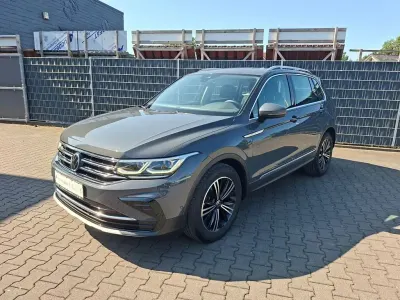 Gebraucht VW Tiguan Elegance 150 PS (110 kW) 2023 Grau SUV