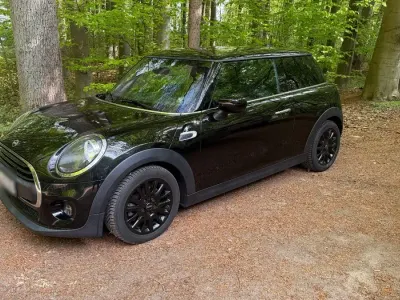Usata Mini ONE 102 CV (75 kW) 2019 Nero Utilitaria