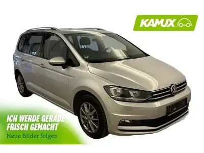 Gebraucht VW Touran Comfortline 150 PS (110 kW) 2022 Silber / grau Van / Kleinbus
