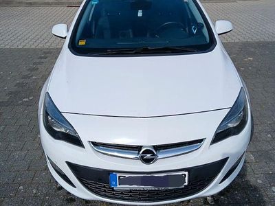 Gebraucht Opel Astra Edition 136 PS (100 kW) 2015 Weiß Kombi