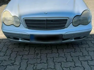 Gebraucht Mercedes C220 146 PS (107 kW) 2001 Silber Limousine