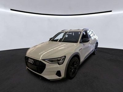 Gletscherweiß metallic (metallic) Gebraucht 2022 Audi e-tron S-Line SUV | 30.700 € (Guter Preis)