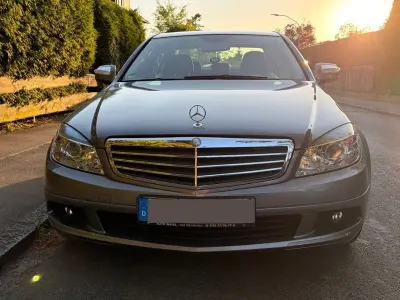 Gebraucht Mercedes C180 Classic 156 PS (114 kW) 2007 Grau Limousine