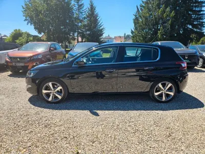 Gebraucht Peugeot 308 Allure 131 PS (96 kW) 2015 Schwarz Limousine