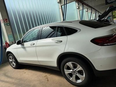 Gebraucht Mercedes GLC220 190 PS (139 kW) 2021 Weiß Coupé
