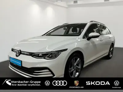 Gebraucht VW Golf VIII Life 110 PS (80 kW) 2021 Pure white Kombi