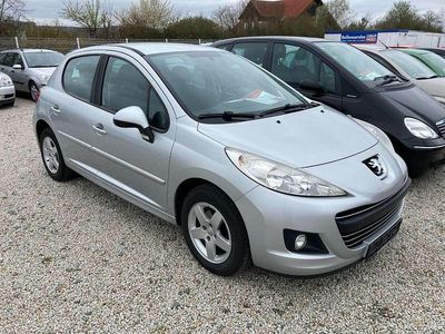 Silber (metallic) Gebraucht 2010 Peugeot 207 Premium Limousine | 3.200 € (Teuer)