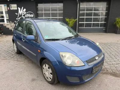 Gebraucht Ford Fiesta 80 PS (58 kW) 2007 Blau Kleinwagen