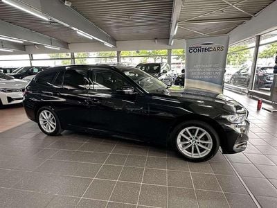 Gebraucht BMW 318 Comfort Edition 150 PS (110 kW) 2022 Black sapphire Kombi