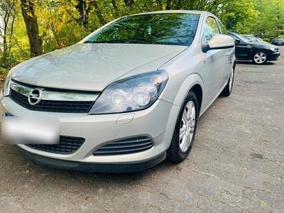 Usata Opel Astra GTC 114 CV (83 kW) 2009 Beige Utilitaria