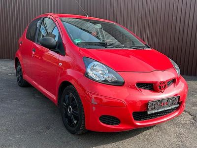 Gebraucht Toyota Aygo 68 PS (50 kW) 2009 Rot Kleinwagen
