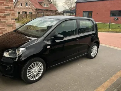 Second-hand VW up! 60 CP (44 kW) 2015 Negru Hatchback