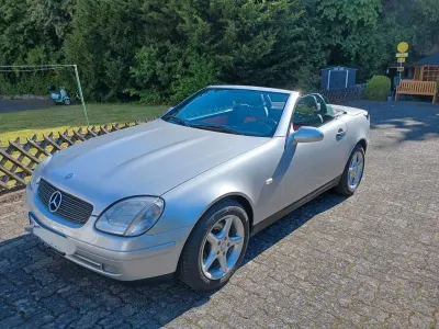 Usata Mercedes SLK200 136 CV (100 kW) 1998 Argento Cabrio