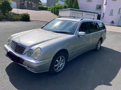 Mercedes E320