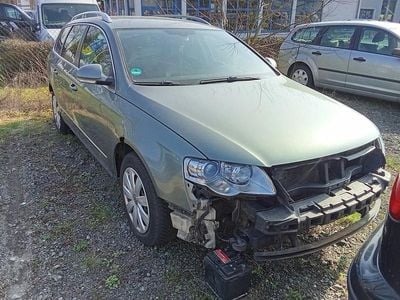 Gebraucht VW Passat 170 PS (125 kW) 2007 Grün Kombi